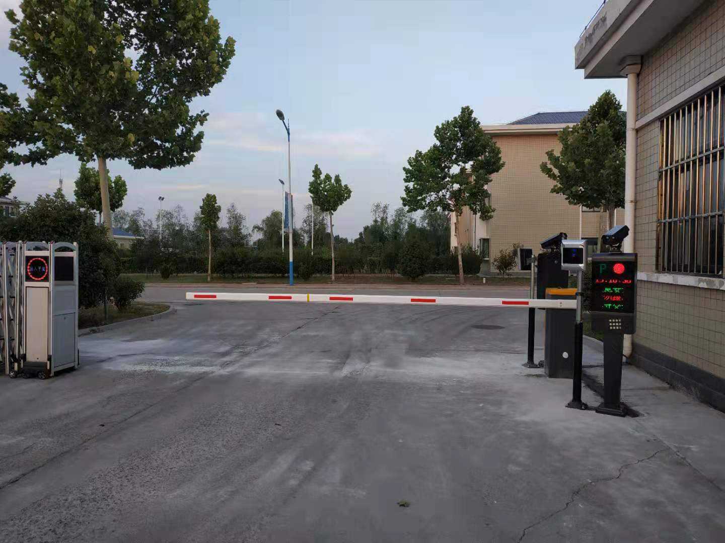 车牌识别系统的六个主要结构